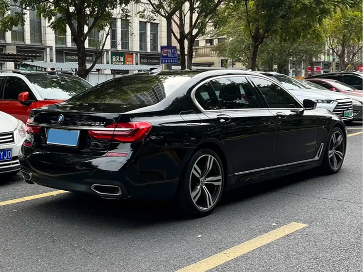 2018 BMW 7 Series 3.0T 326HP L6 8AT,autocango,china used car exporter,china ev exporter,chinese used car exporter,chinese used ev exporter
