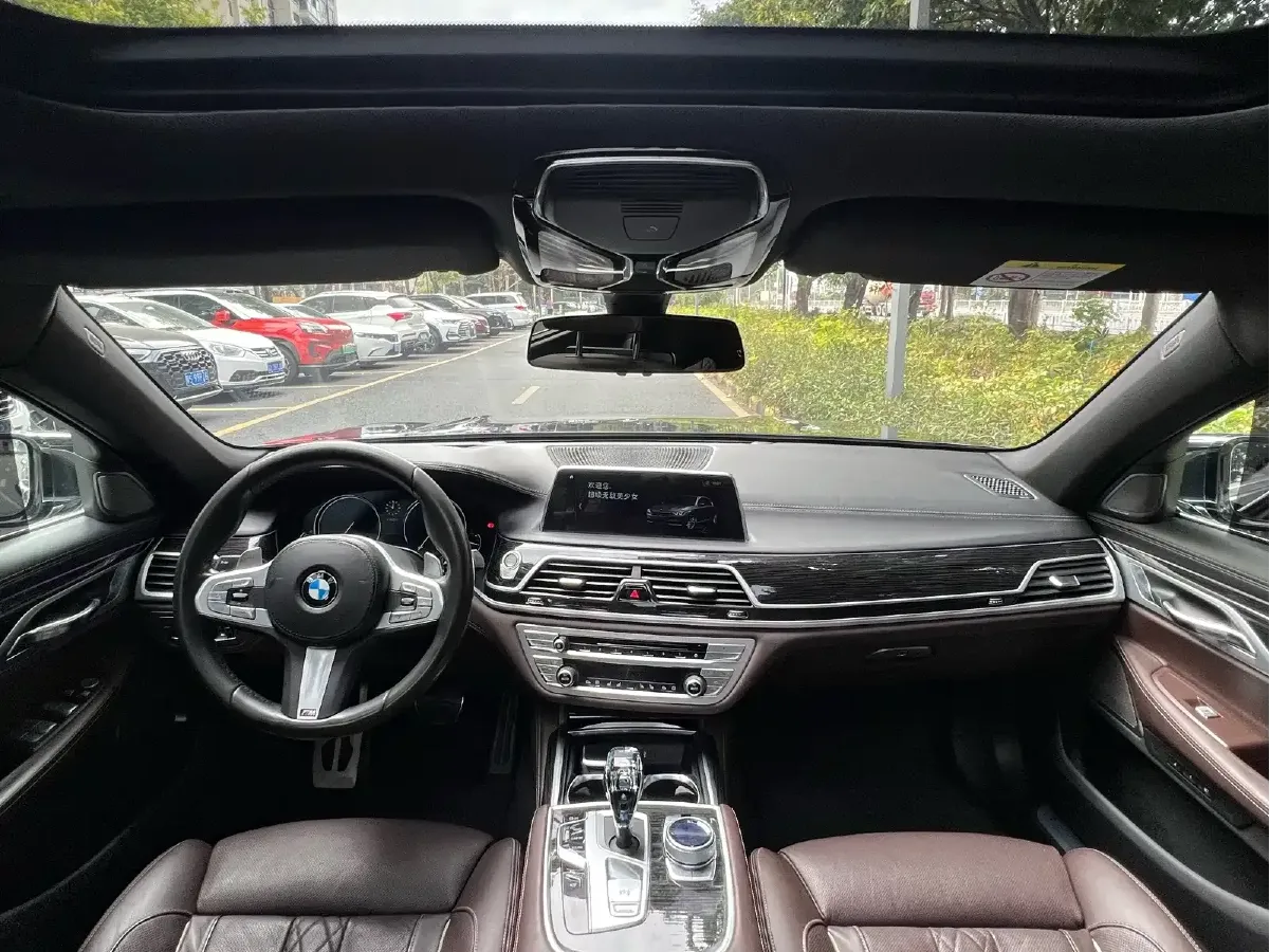 2018 BMW 7 Series 3.0T 326HP L6 8AT,autocango,china used car exporter,china ev exporter,chinese used car exporter,chinese used ev exporter