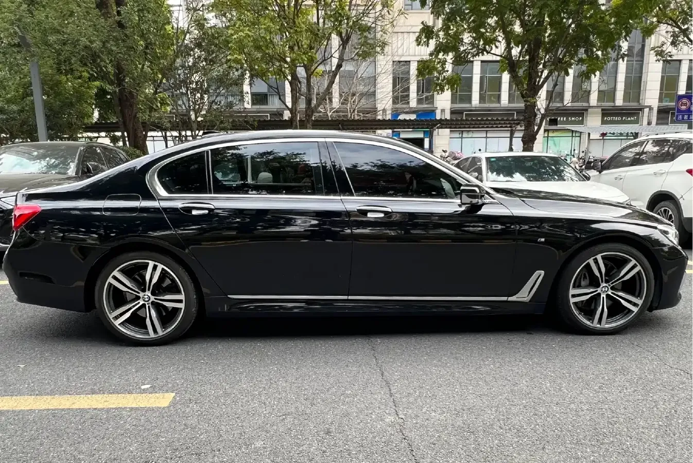 2018 BMW 7 Series 3.0T 326HP L6 8AT,autocango,china used car exporter,china ev exporter,chinese used car exporter,chinese used ev exporter