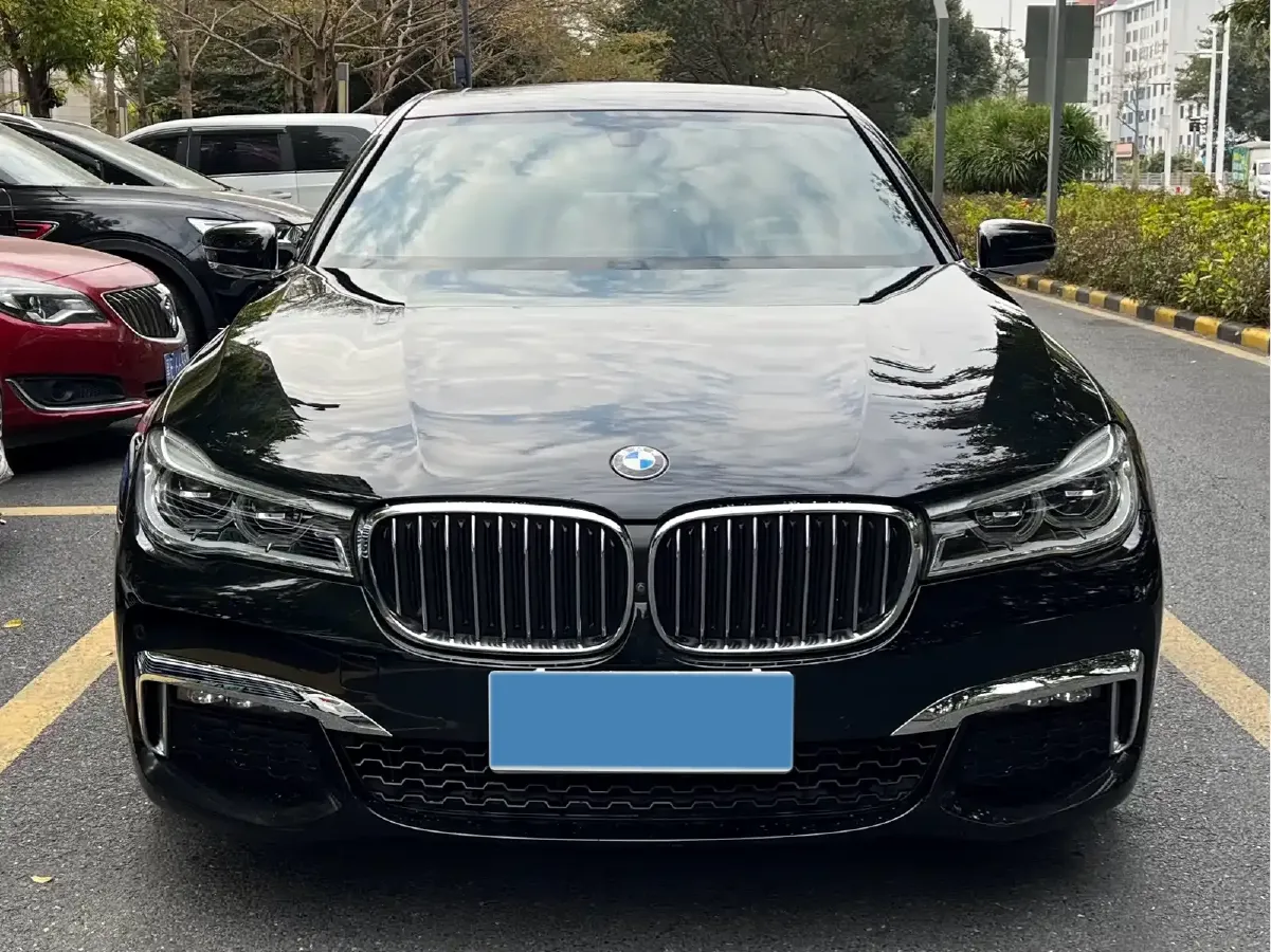 2018 BMW 7 Series 3.0T 326HP L6 8AT,autocango,china used car exporter,china ev exporter,chinese used car exporter,chinese used ev exporter