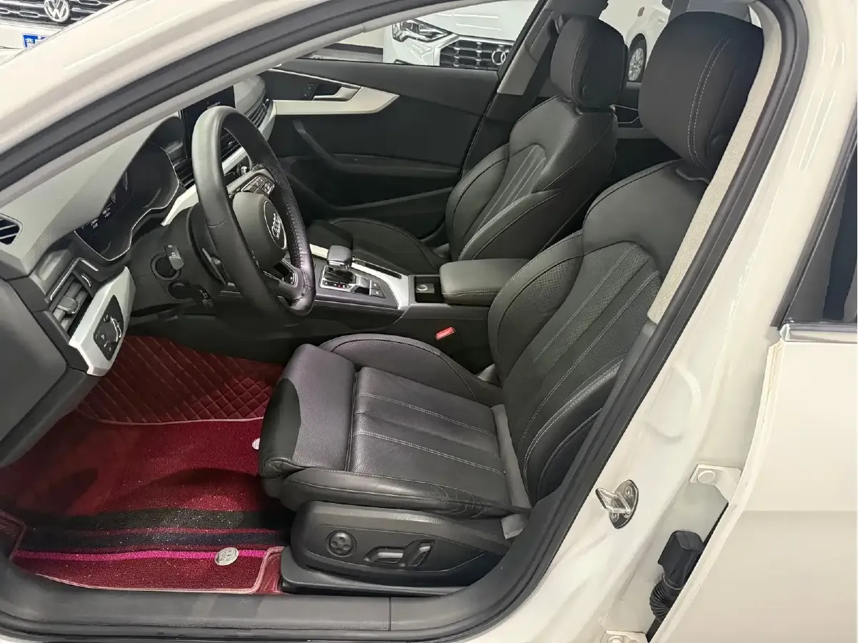 2020 Audi A4L 2.0T 190HP L4 7DCT,autocango,china used car exporter,china ev exporter,chinese used car exporter,chinese used ev exporter