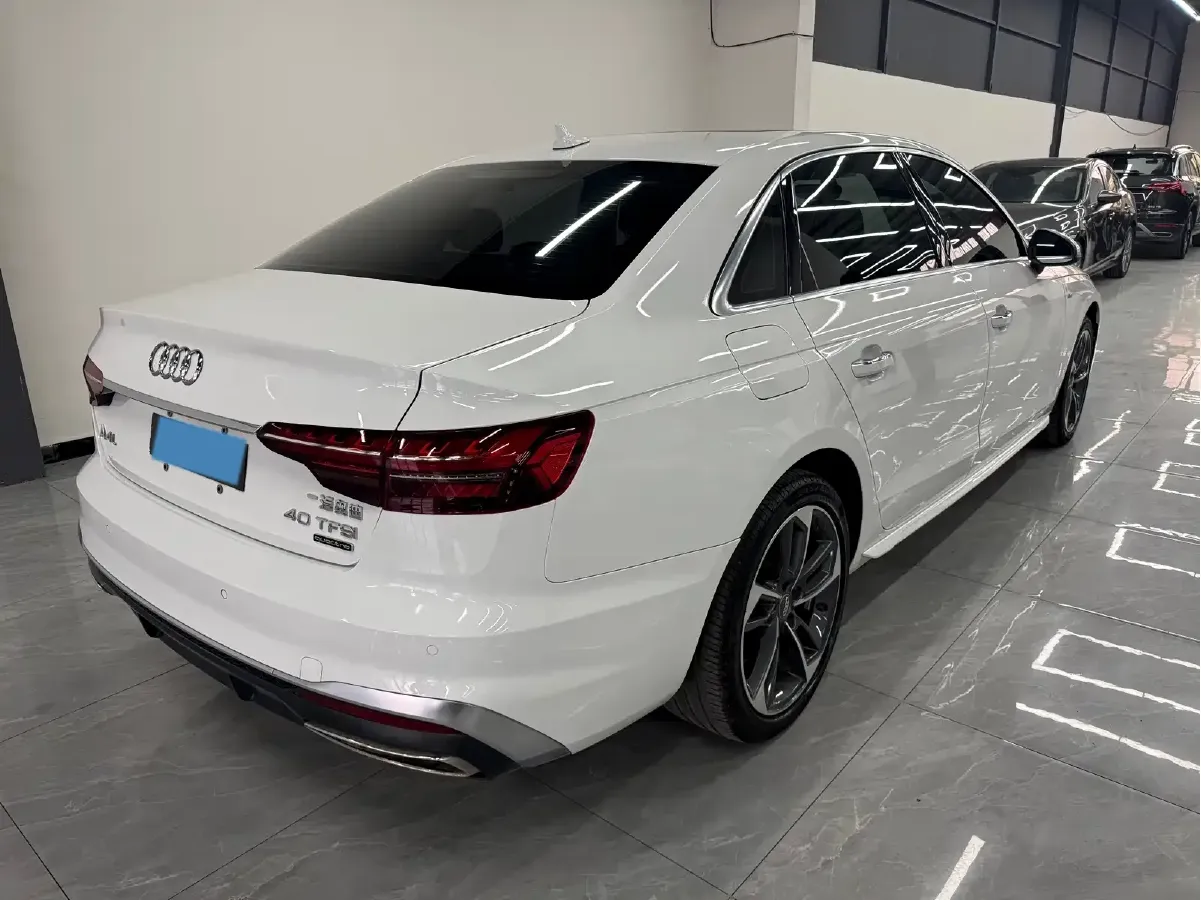 2020 Audi A4L 2.0T 190HP L4 7DCT,autocango,china used car exporter,china ev exporter,chinese used car exporter,chinese used ev exporter