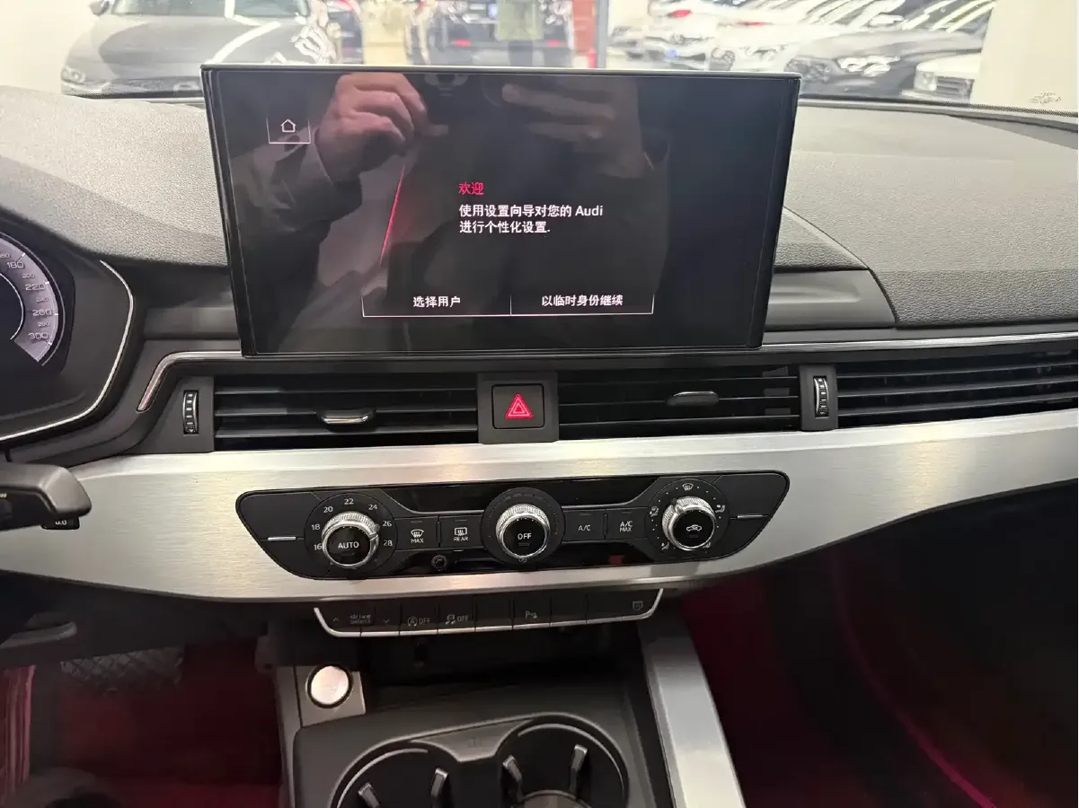 2020 Audi A4L 2.0T 190HP L4 7DCT,autocango,china used car exporter,china ev exporter,chinese used car exporter,chinese used ev exporter