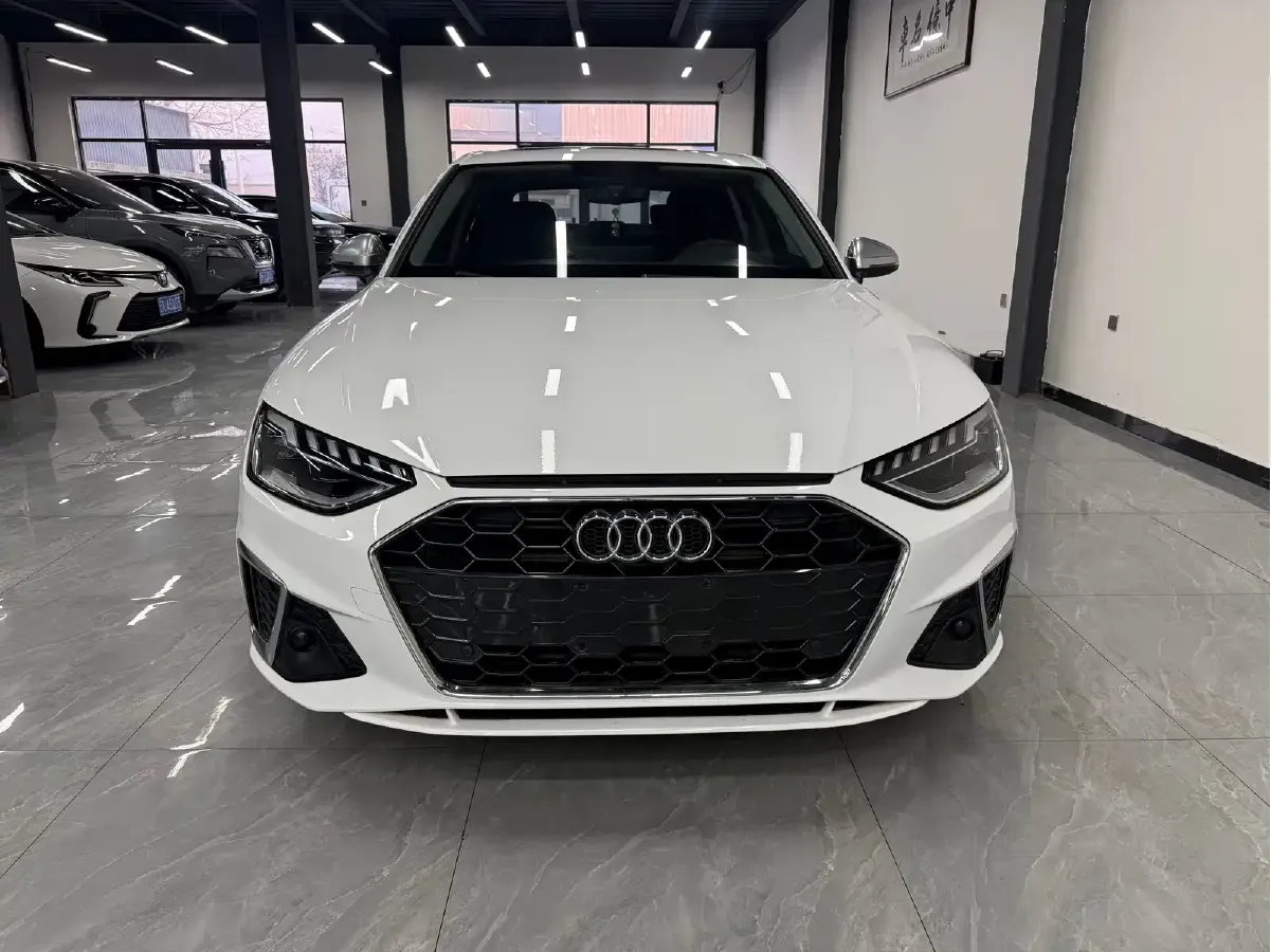 2020 Audi A4L 2.0T 190HP L4 7DCT,autocango,china used car exporter,china ev exporter,chinese used car exporter,chinese used ev exporter