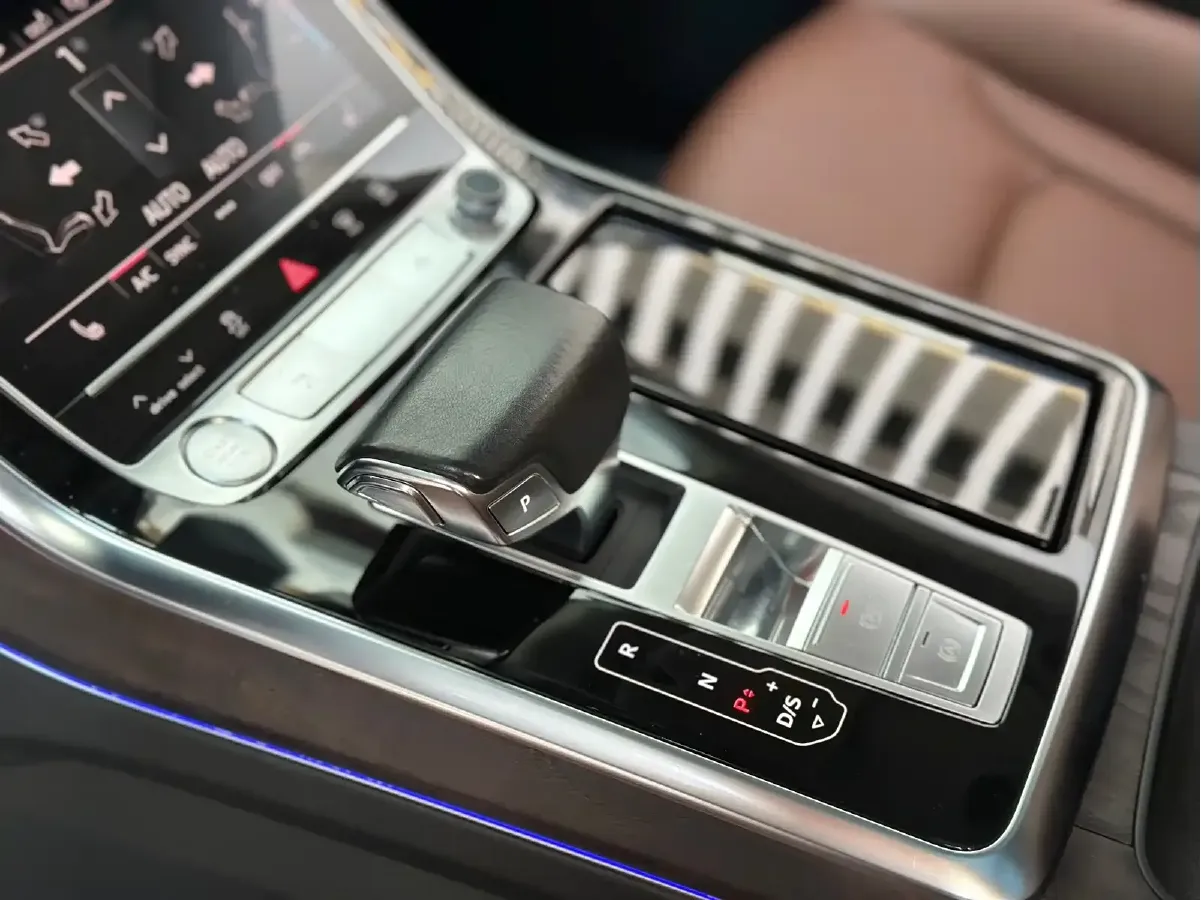 2019 Audi Q8 3.0T 340HP V6 8AT,autocango,china used car exporter,china ev exporter,chinese used car exporter,chinese used ev exporter