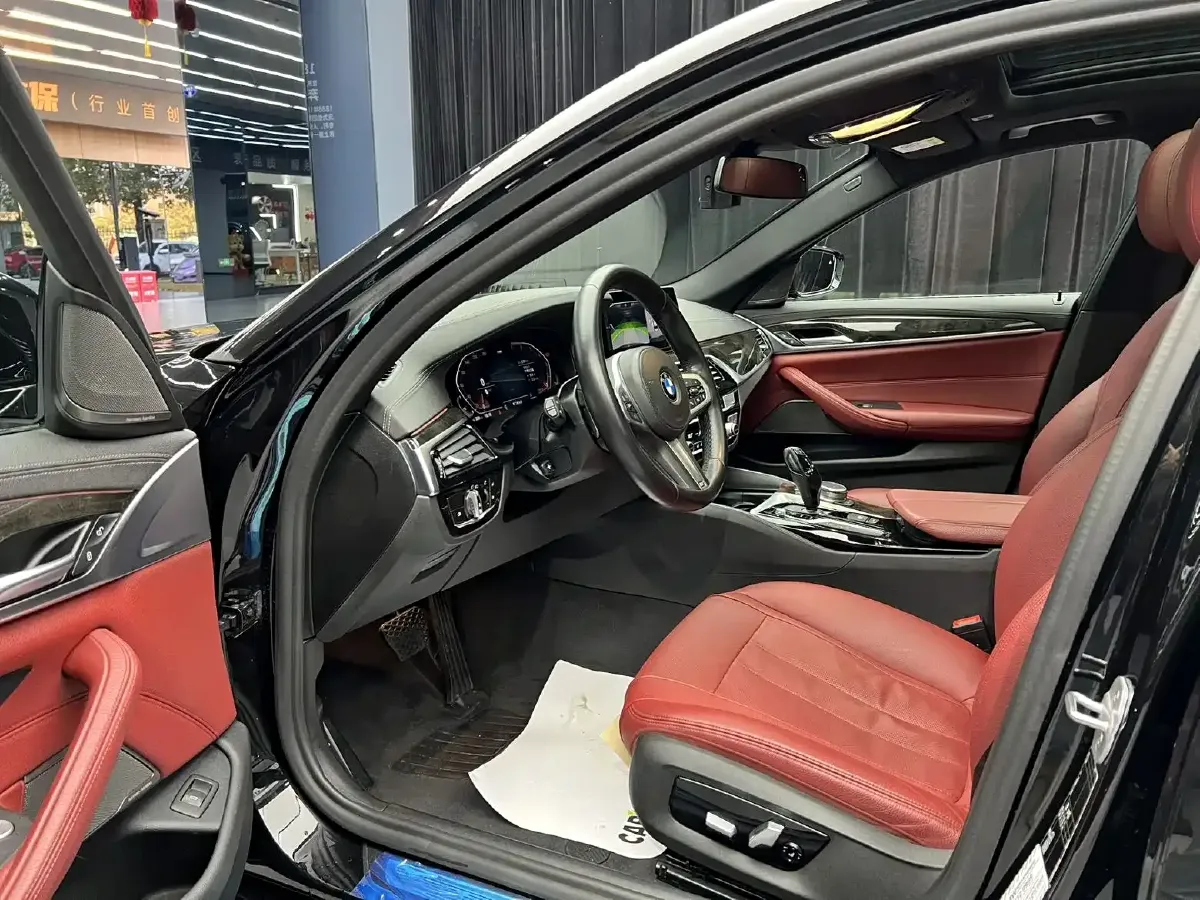 2020 BMW 5 Series 2.0T 252HP L4 8AT,autocango,china used car exporter,china ev exporter,chinese used car exporter,chinese used ev exporter