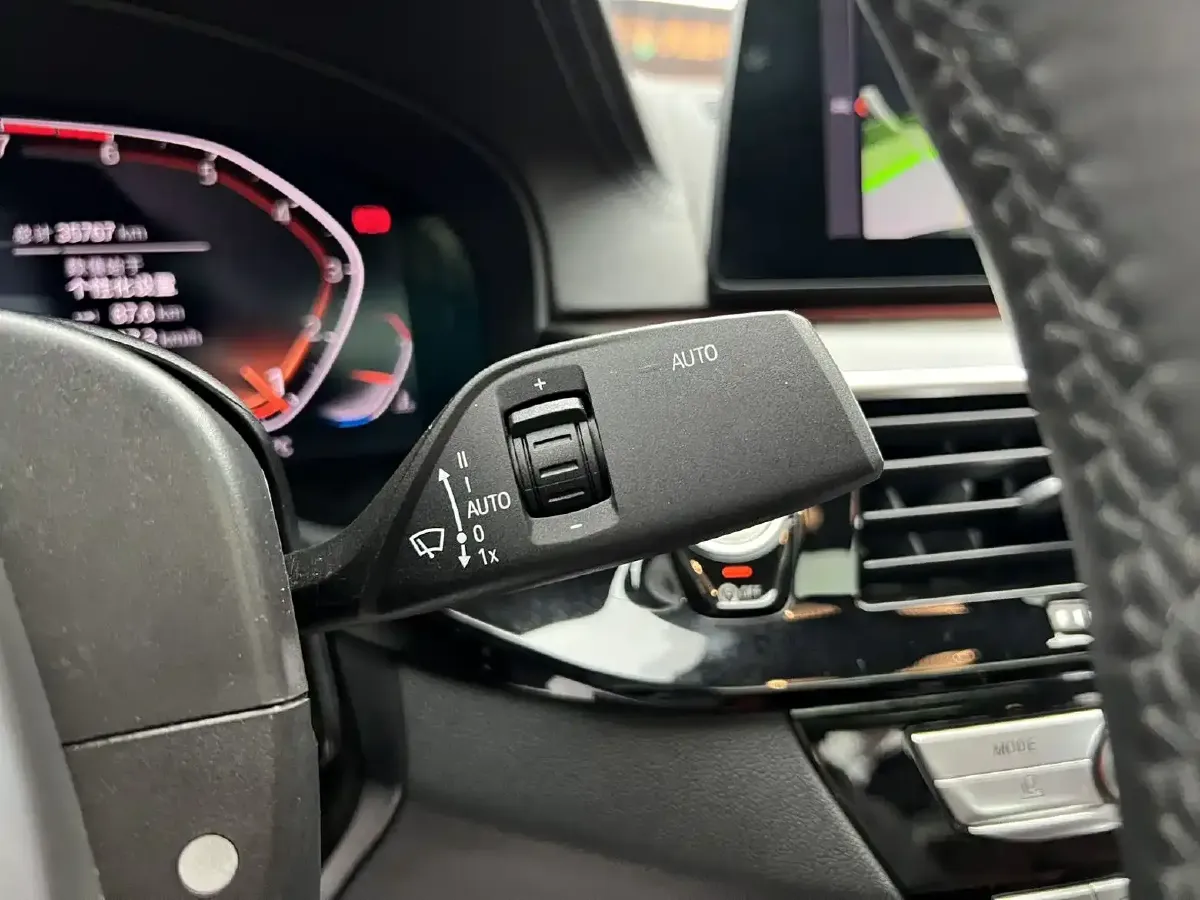 2020 BMW 5 Series 2.0T 252HP L4 8AT,autocango,china used car exporter,china ev exporter,chinese used car exporter,chinese used ev exporter