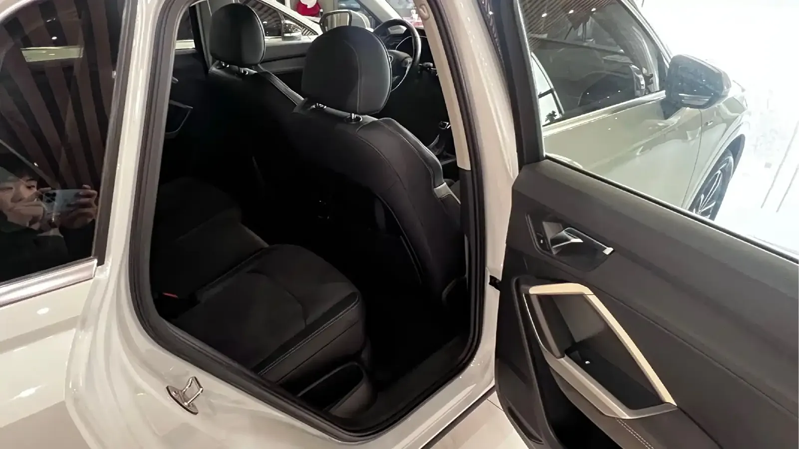 2023 Audi Q3 1.4T 150HP L4 7DCT,autocango,china used car exporter,china ev exporter,chinese used car exporter,chinese used ev exporter