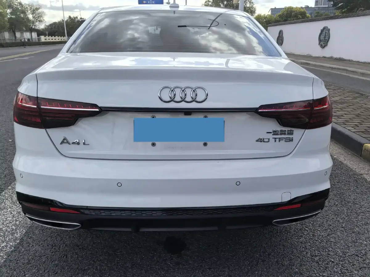 2023 Audi A4L 2.0T 190HP L4 7DCT,autocango,china used car exporter,china ev exporter,chinese used car exporter,chinese used ev exporter