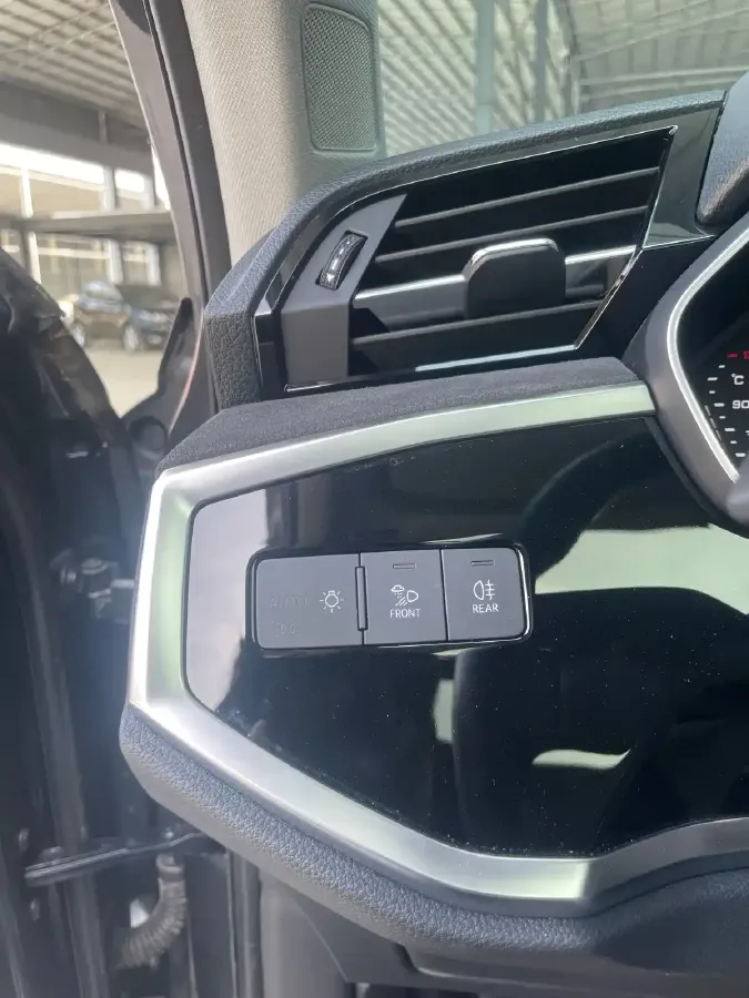 2023 Audi Q3 1.4T 150HP L4 7DCT,autocango,china used car exporter,china ev exporter,chinese used car exporter,chinese used ev exporter