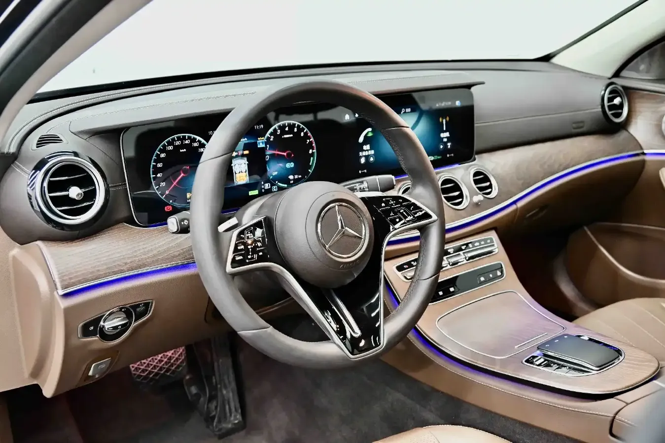 2023 Mercedes-Benz E Class 2.0T 211HP L4 9AT PHEV 25.4KWH,autocango,china used car exporter,china ev exporter,chinese used car exporter,chinese used ev exporter