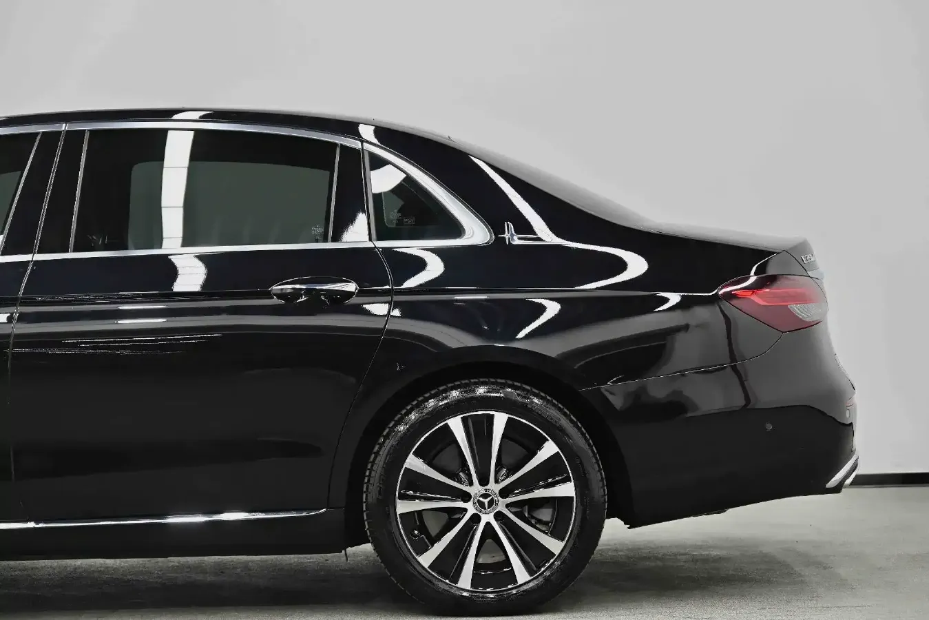 2023 Mercedes-Benz E Class 2.0T 211HP L4 9AT PHEV 25.4KWH,autocango,china used car exporter,china ev exporter,chinese used car exporter,chinese used ev exporter