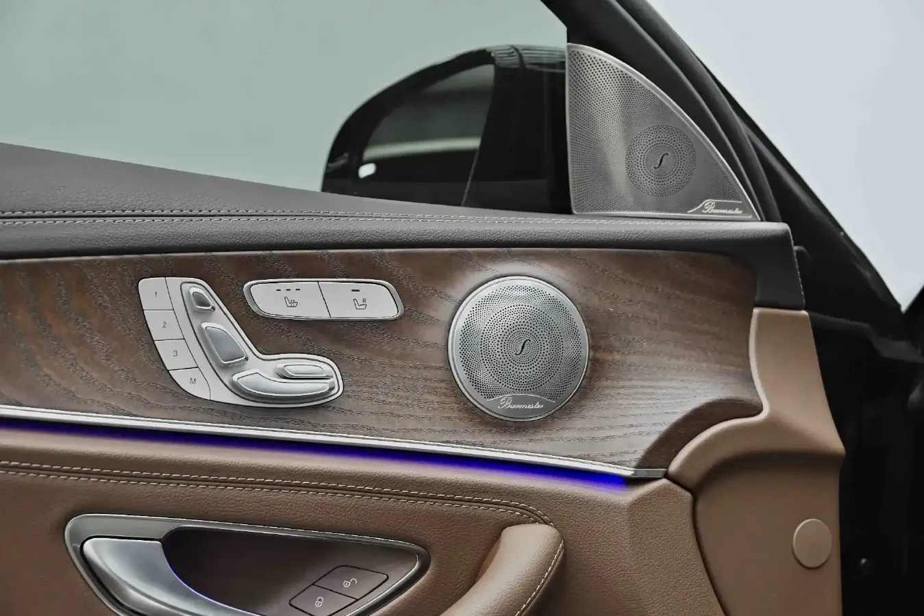 2023 Mercedes-Benz E Class 2.0T 211HP L4 9AT PHEV 25.4KWH,autocango,china used car exporter,china ev exporter,chinese used car exporter,chinese used ev exporter