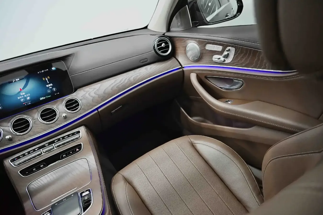 2023 Mercedes-Benz E Class 2.0T 211HP L4 9AT PHEV 25.4KWH,autocango,china used car exporter,china ev exporter,chinese used car exporter,chinese used ev exporter