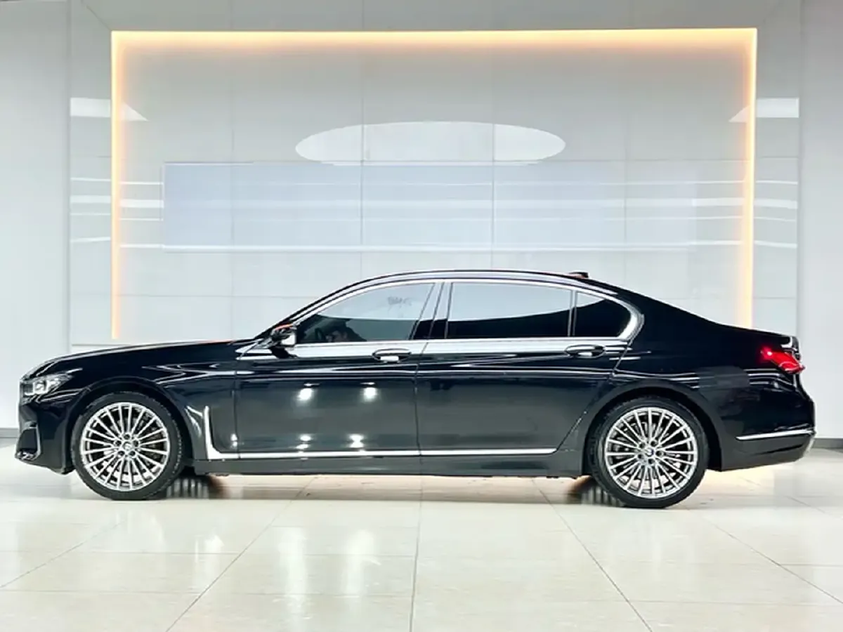 2021 BMW 7 Series 2.0T 265HP L4 8AT,autocango,china used car exporter,china ev exporter,chinese used car exporter,chinese used ev exporter