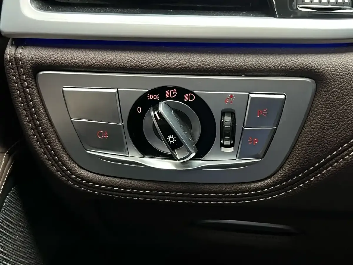 2021 BMW 7 Series 2.0T 265HP L4 8AT,autocango,china used car exporter,china ev exporter,chinese used car exporter,chinese used ev exporter