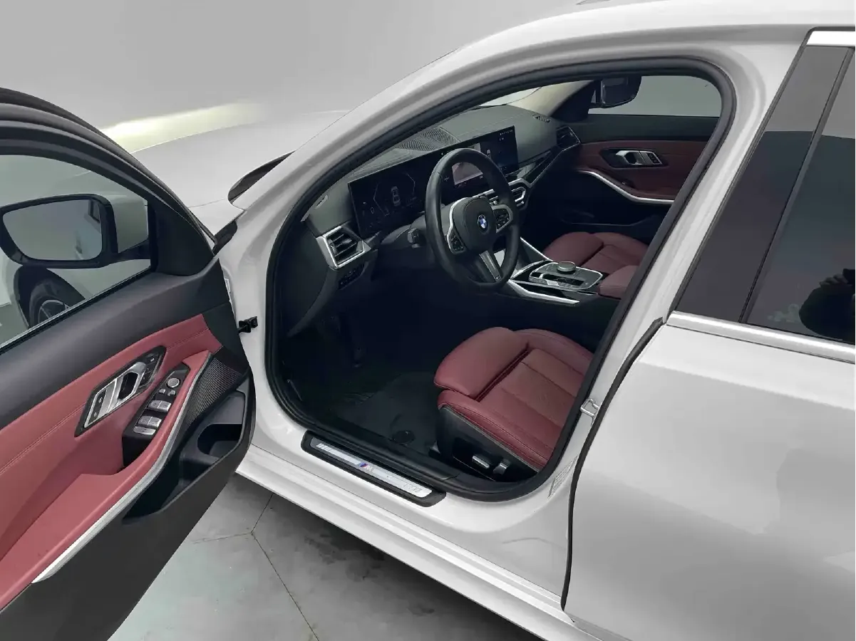 2023 BMW 3 Series 2.0T 156HP L4 8AT,autocango,china used car exporter,china ev exporter,chinese used car exporter,chinese used ev exporter