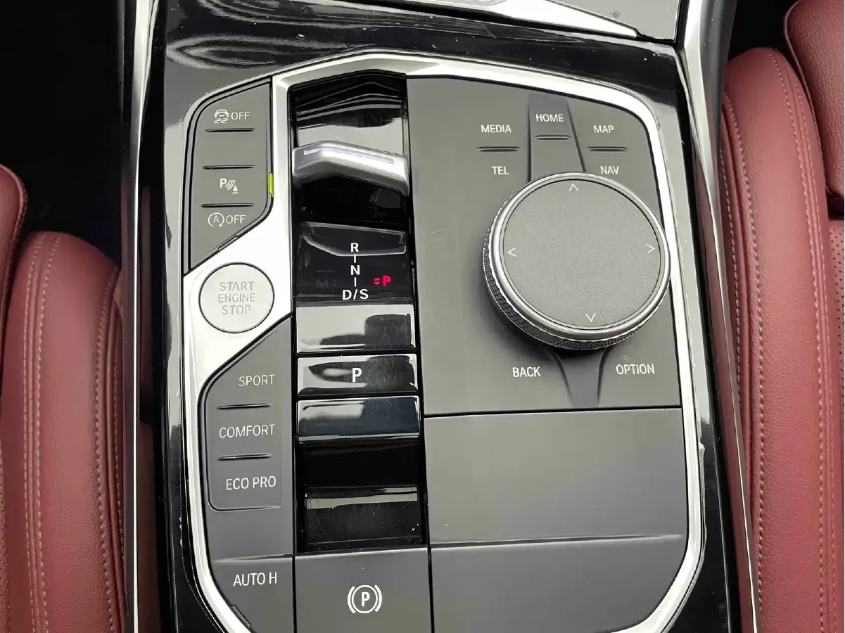 2023 BMW 3 Series 2.0T 156HP L4 8AT,autocango,china used car exporter,china ev exporter,chinese used car exporter,chinese used ev exporter