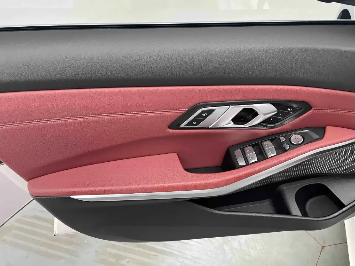 2023 BMW 3 Series 2.0T 156HP L4 8AT,autocango,china used car exporter,china ev exporter,chinese used car exporter,chinese used ev exporter