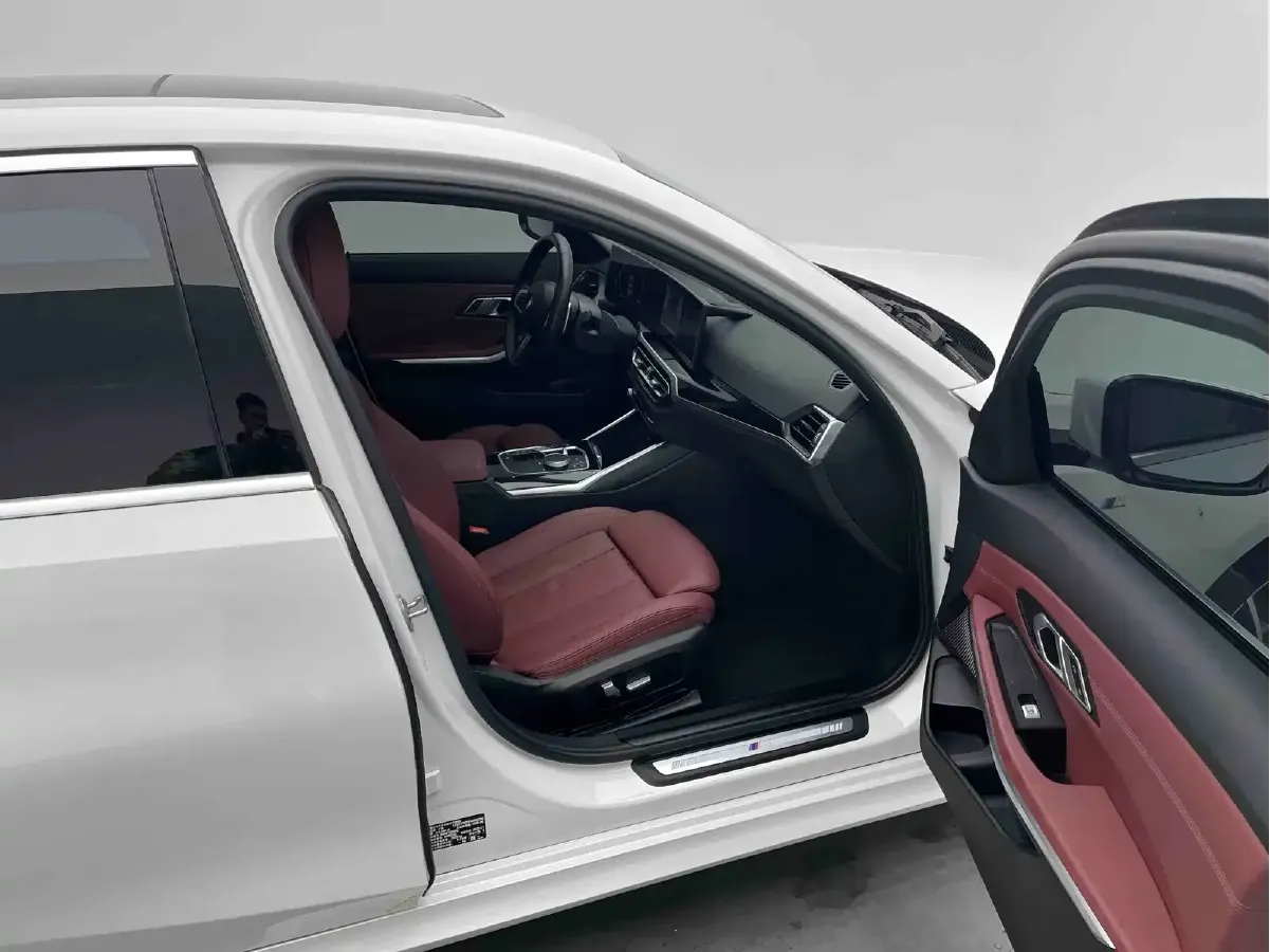 2023 BMW 3 Series 2.0T 156HP L4 8AT,autocango,china used car exporter,china ev exporter,chinese used car exporter,chinese used ev exporter
