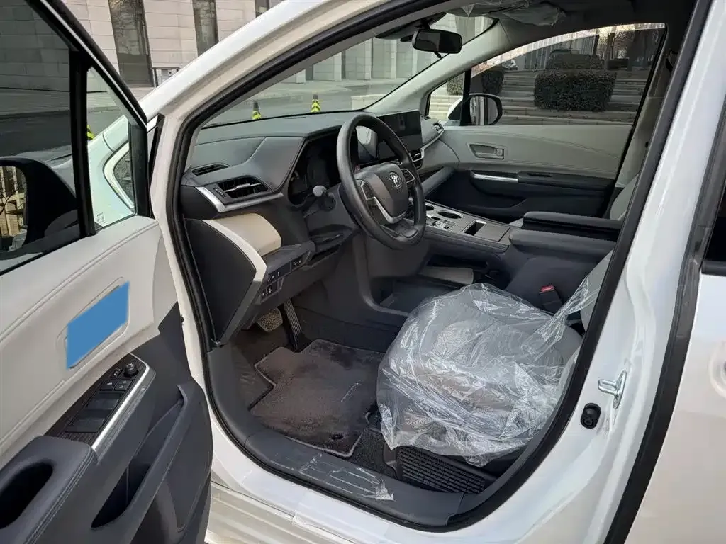 2024 Toyota Sienna 2.5L 189HP L4 E-CVT Hybrid,autocango,china used car exporter,china ev exporter,chinese used car exporter,chinese used ev exporter