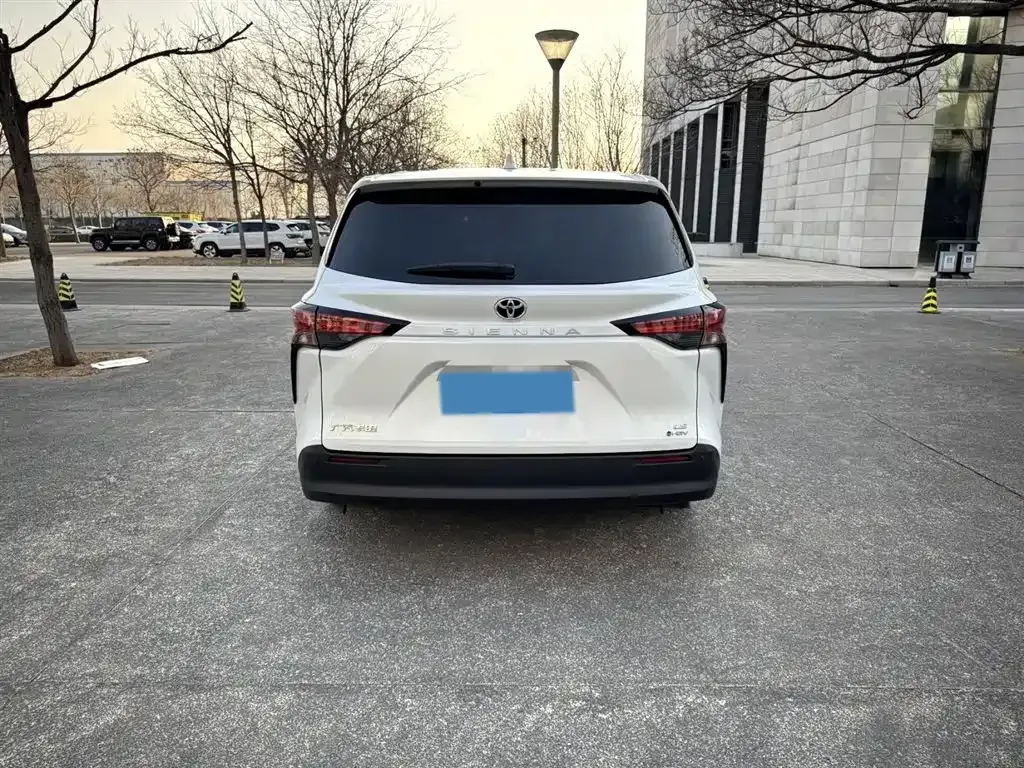 2024 Toyota Sienna 2.5L 189HP L4 E-CVT Hybrid,autocango,china used car exporter,china ev exporter,chinese used car exporter,chinese used ev exporter
