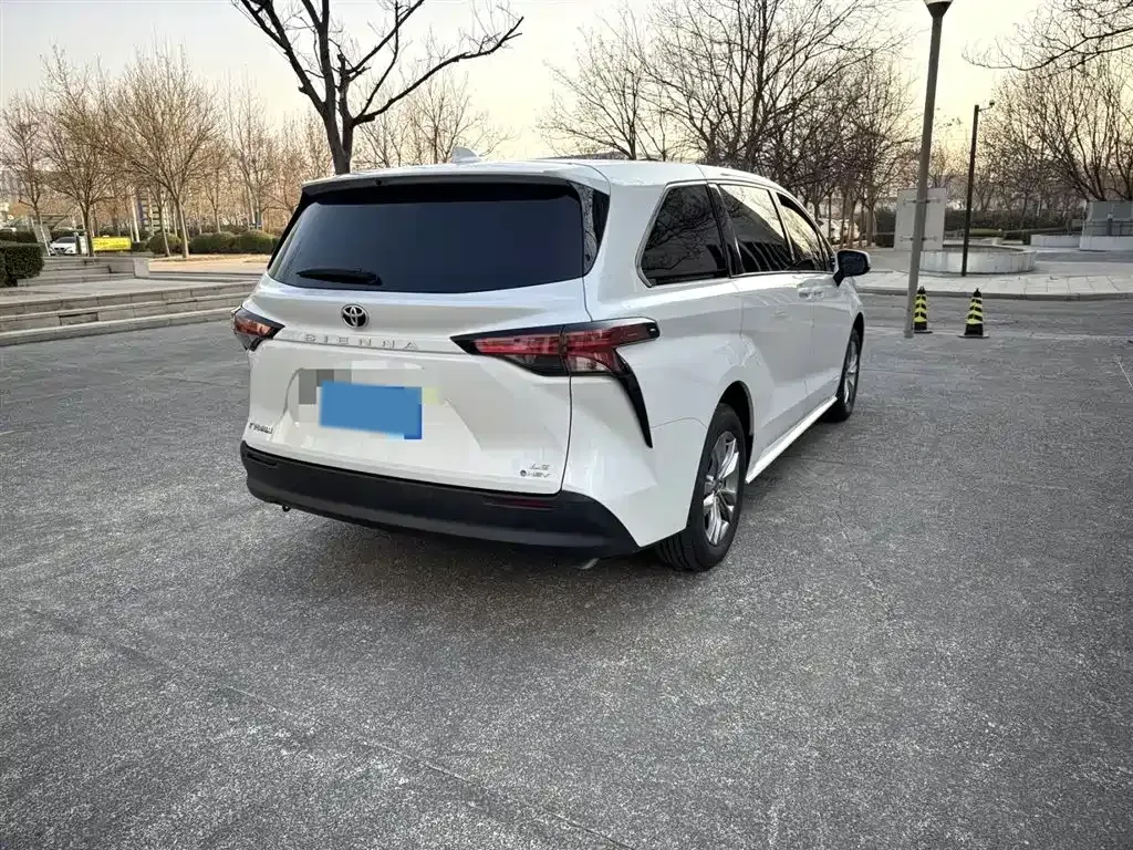 2024 Toyota Sienna 2.5L 189HP L4 E-CVT Hybrid,autocango,china used car exporter,china ev exporter,chinese used car exporter,chinese used ev exporter