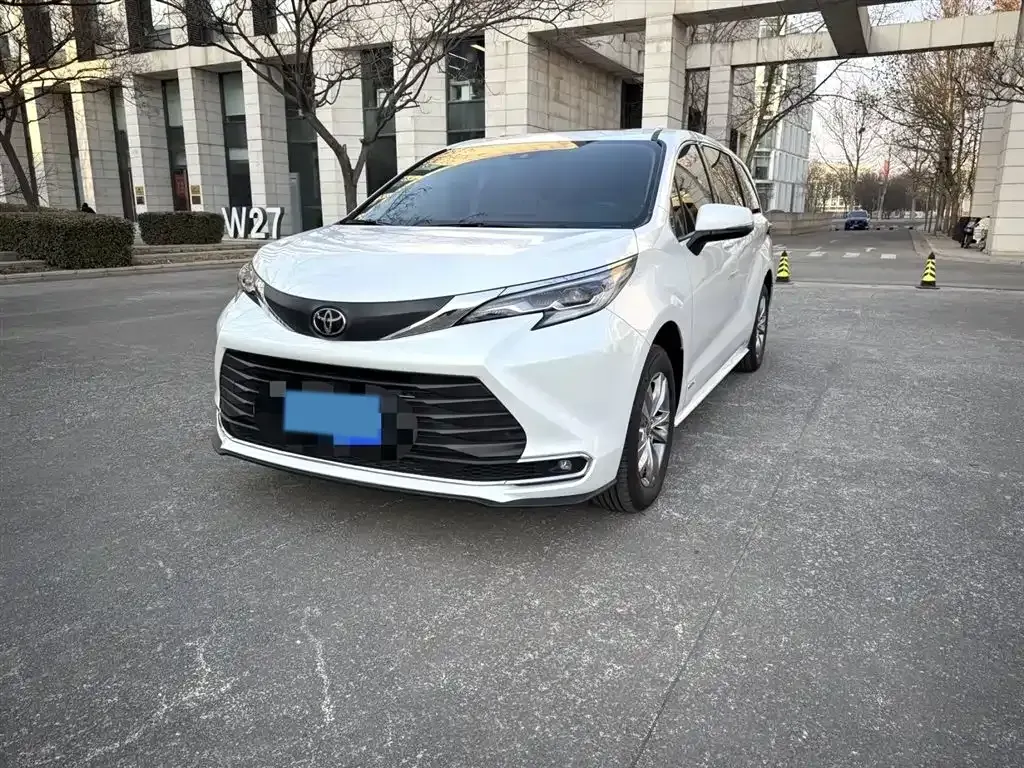 2024 Toyota Sienna 2.5L 189HP L4 E-CVT Hybrid,autocango,china used car exporter,china ev exporter,chinese used car exporter,chinese used ev exporter