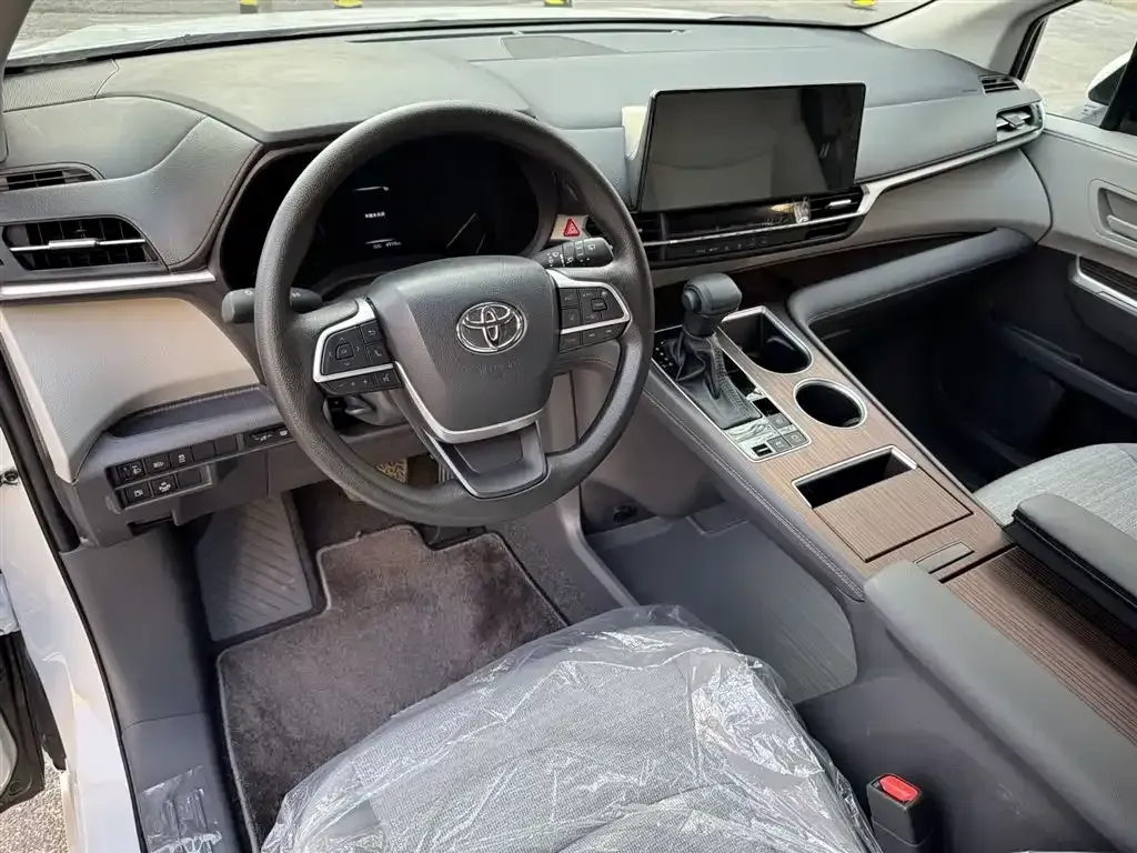 2024 Toyota Sienna 2.5L 189HP L4 E-CVT Hybrid,autocango,china used car exporter,china ev exporter,chinese used car exporter,chinese used ev exporter