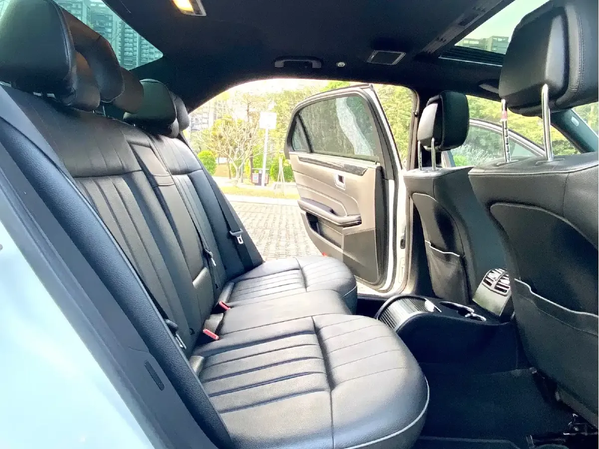 2015 Mercedes-Benz E Class 2.0T 211HP L4 7AT,autocango,china used car exporter,china ev exporter,chinese used car exporter,chinese used ev exporter