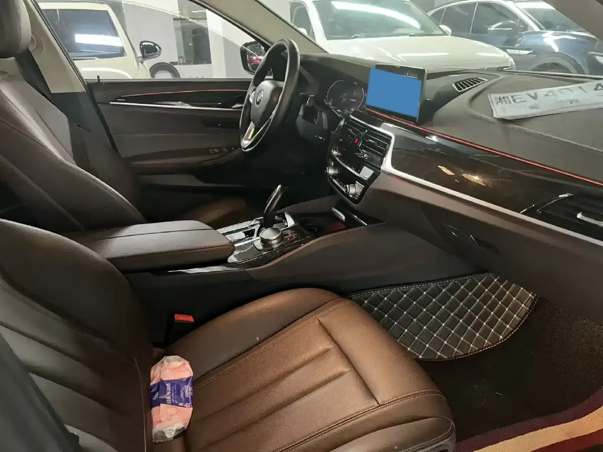 2020 BMW 5 Series 2.0T 184HP L4 8AT,autocango,china used car exporter,china ev exporter,chinese used car exporter,chinese used ev exporter