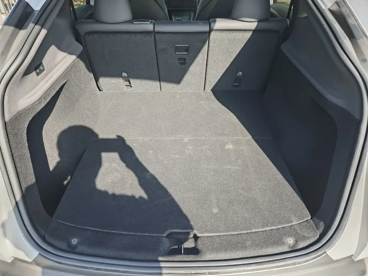 2025 Tesla Model Y BEV 62.5KWH,autocango,china used car exporter,china ev exporter,chinese used car exporter,chinese used ev exporter