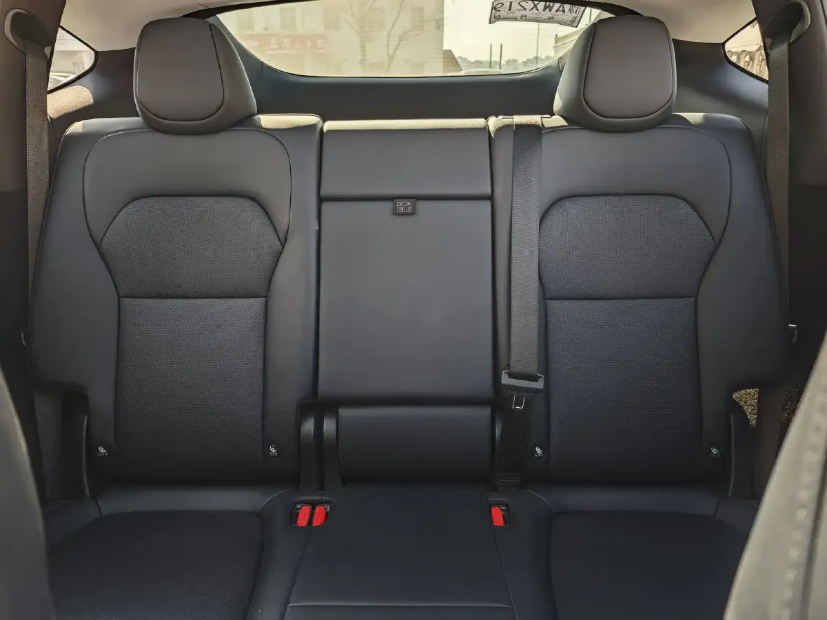 2025 Tesla Model Y BEV 62.5KWH,autocango,china used car exporter,china ev exporter,chinese used car exporter,chinese used ev exporter