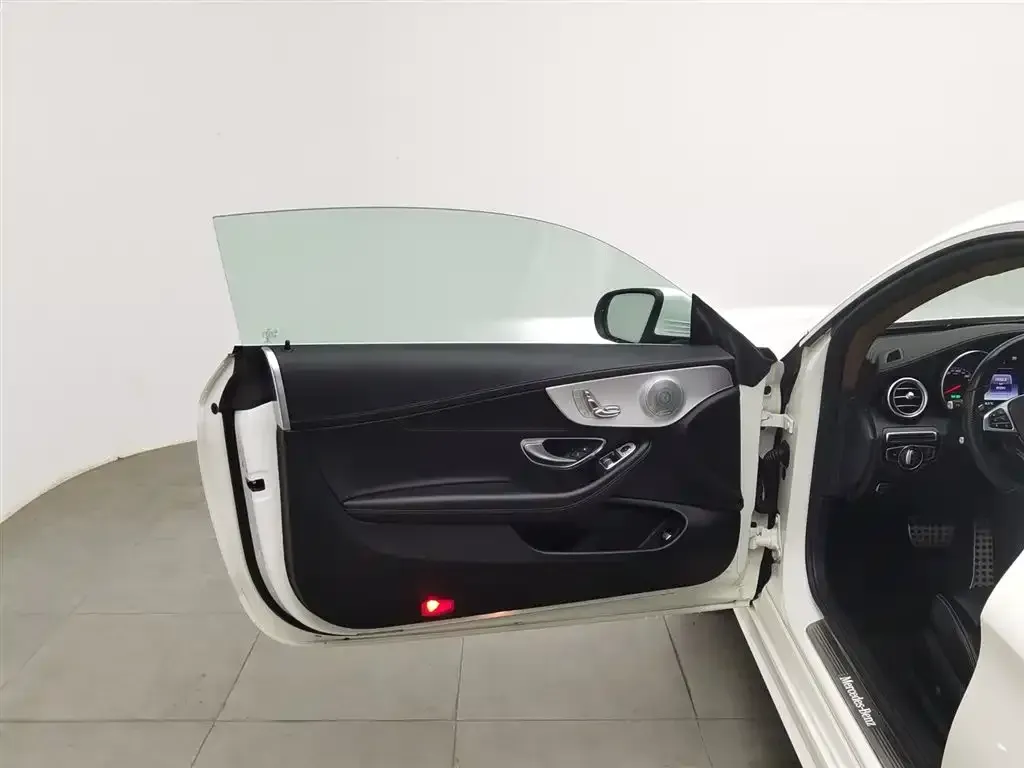 2017 Mercedes-Benz C Class 2.0T 184HP L4 7AT,autocango,china used car exporter,china ev exporter,chinese used car exporter,chinese used ev exporter