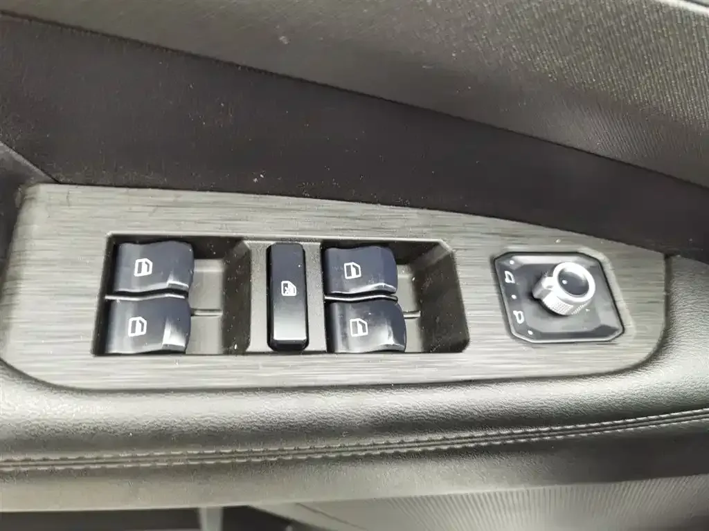 2023 Haval H5 2.0T 224HP L4 8AT,autocango,china used car exporter,china ev exporter,chinese used car exporter,chinese used ev exporter