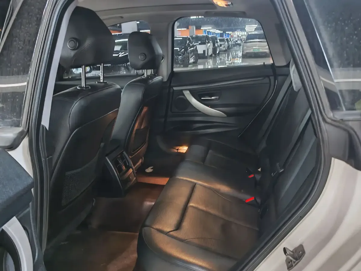 2013 BMW 3 Series GT 2.0T 184HP L4 8AT,autocango,china used car exporter,china ev exporter,chinese used car exporter,chinese used ev exporter