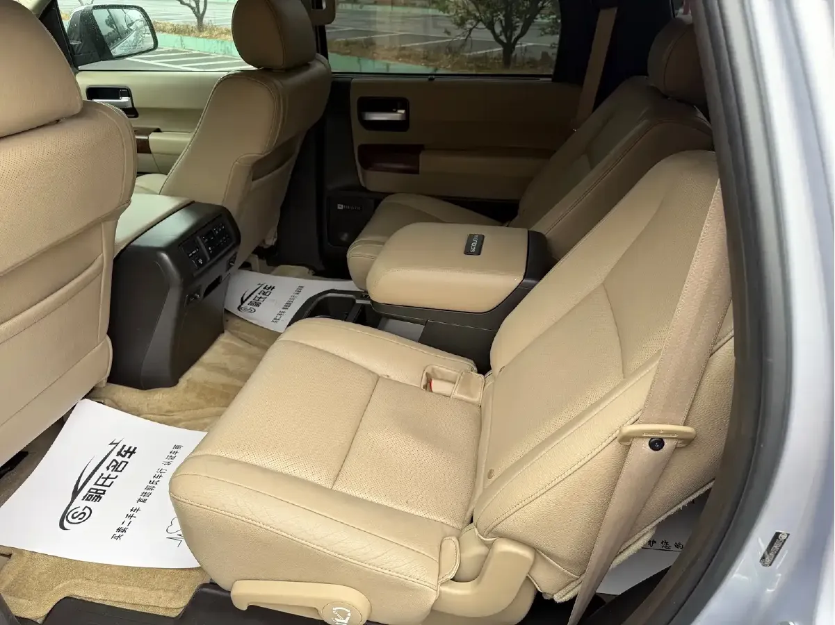 2010 Toyota Sequoia 5.7L 386HP V8 6AT,autocango,china used car exporter,china ev exporter,chinese used car exporter,chinese used ev exporter