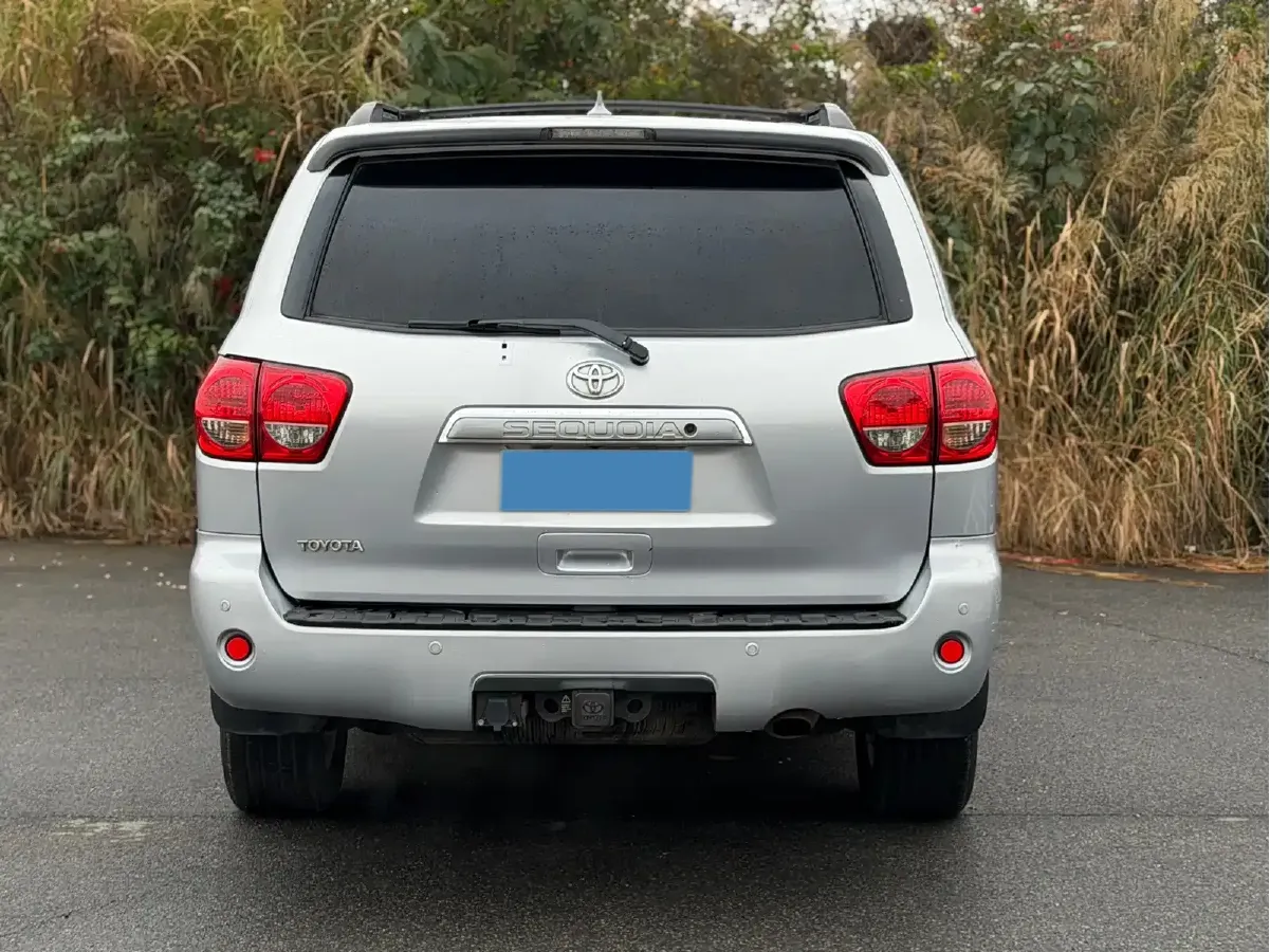 2010 Toyota Sequoia 5.7L 386HP V8 6AT,autocango,china used car exporter,china ev exporter,chinese used car exporter,chinese used ev exporter