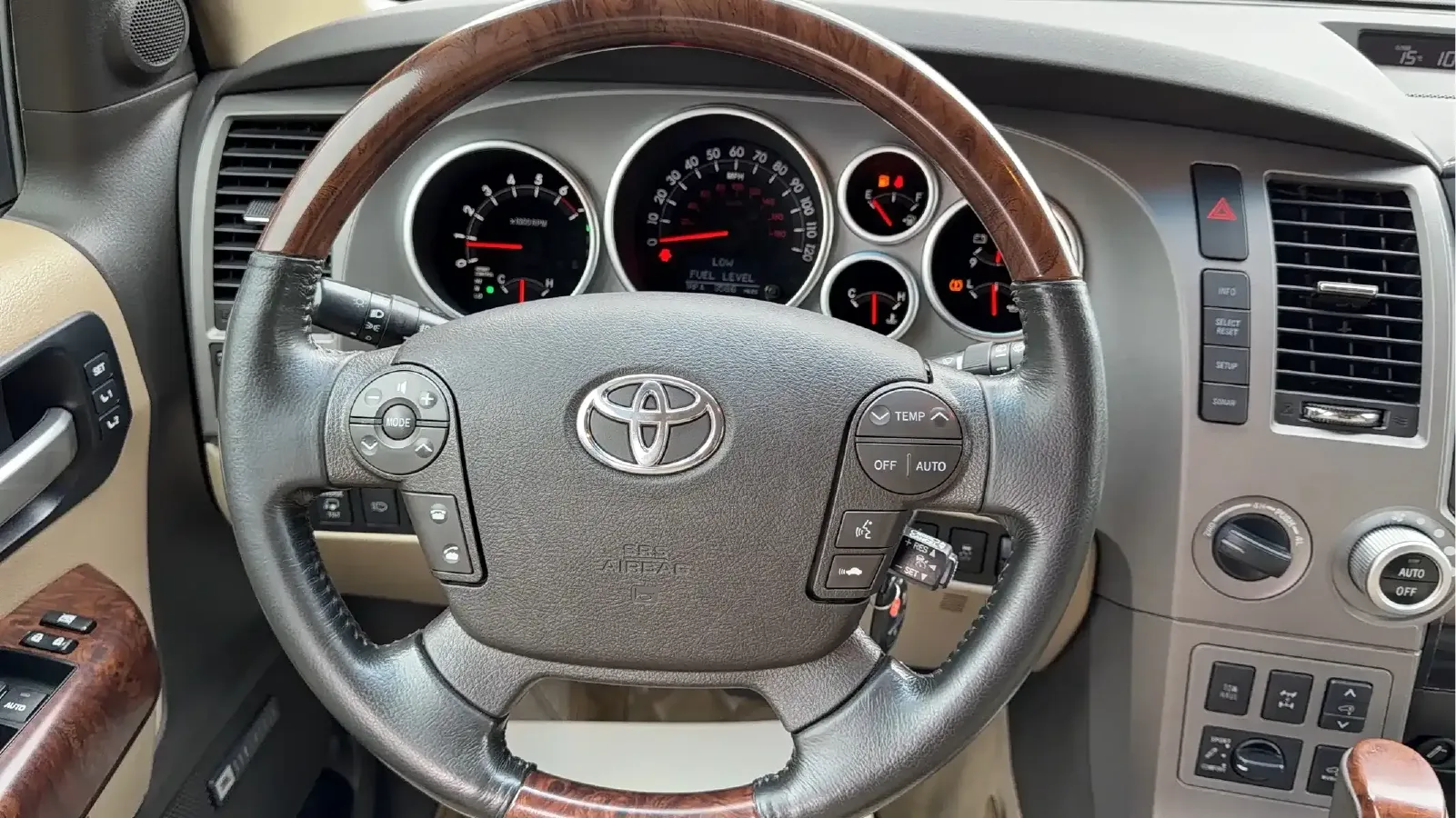 2010 Toyota Sequoia 5.7L 386HP V8 6AT,autocango,china used car exporter,china ev exporter,chinese used car exporter,chinese used ev exporter