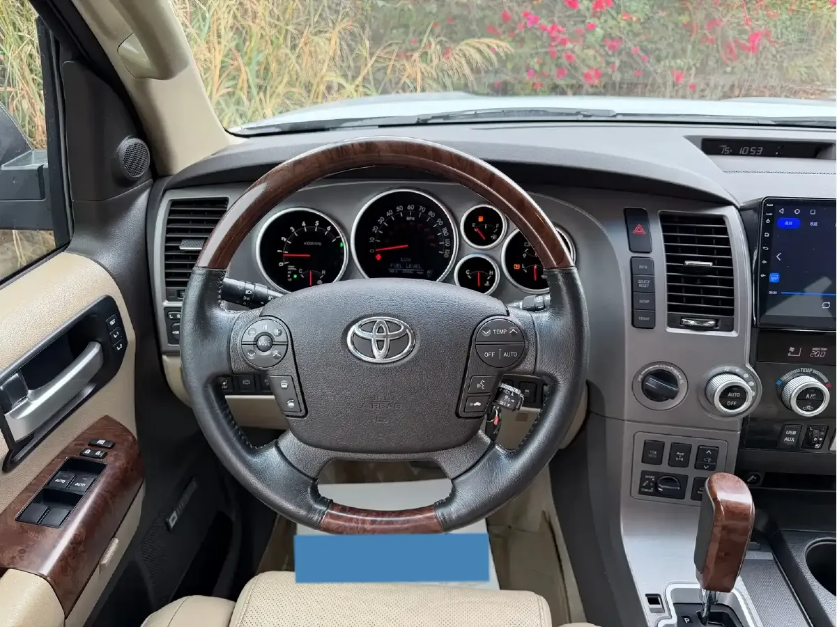 2010 Toyota Sequoia 5.7L 386HP V8 6AT,autocango,china used car exporter,china ev exporter,chinese used car exporter,chinese used ev exporter