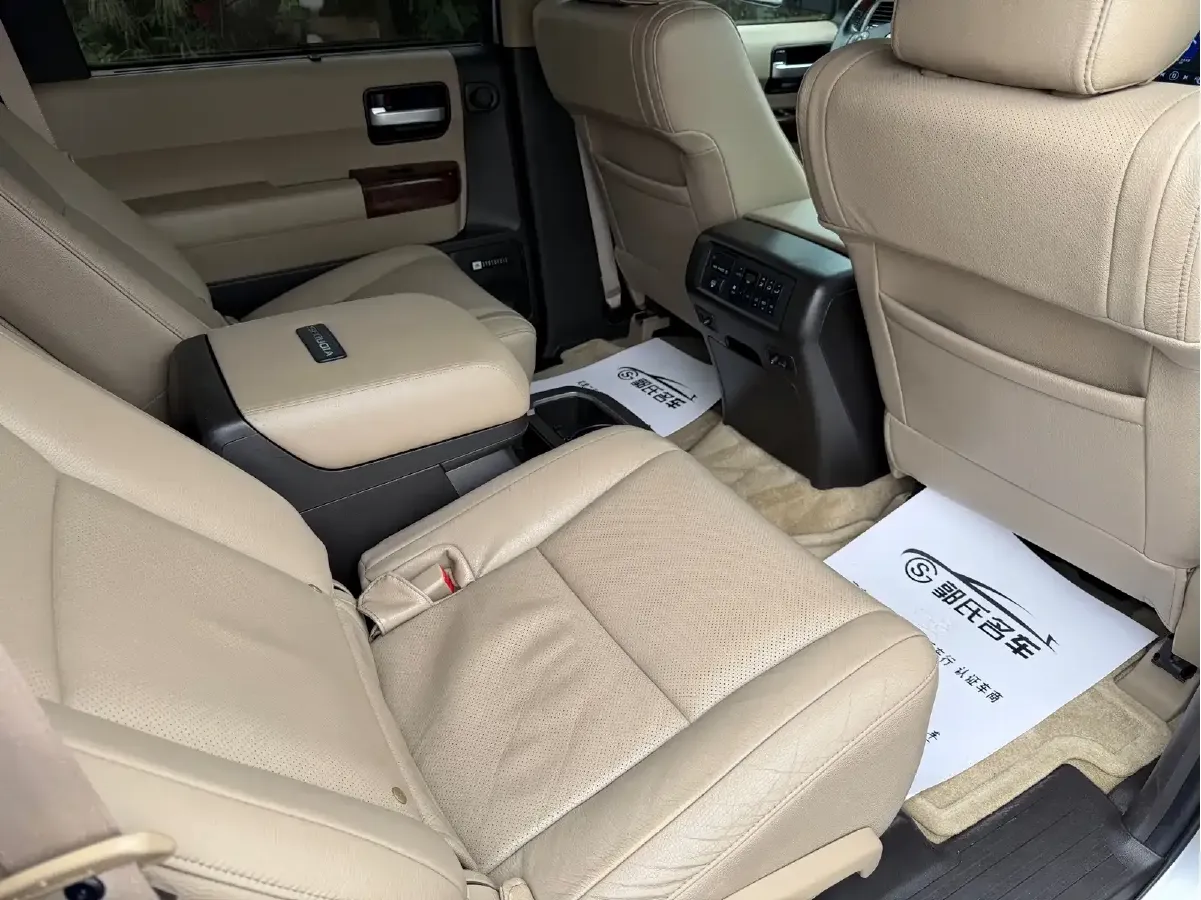 2010 Toyota Sequoia 5.7L 386HP V8 6AT,autocango,china used car exporter,china ev exporter,chinese used car exporter,chinese used ev exporter
