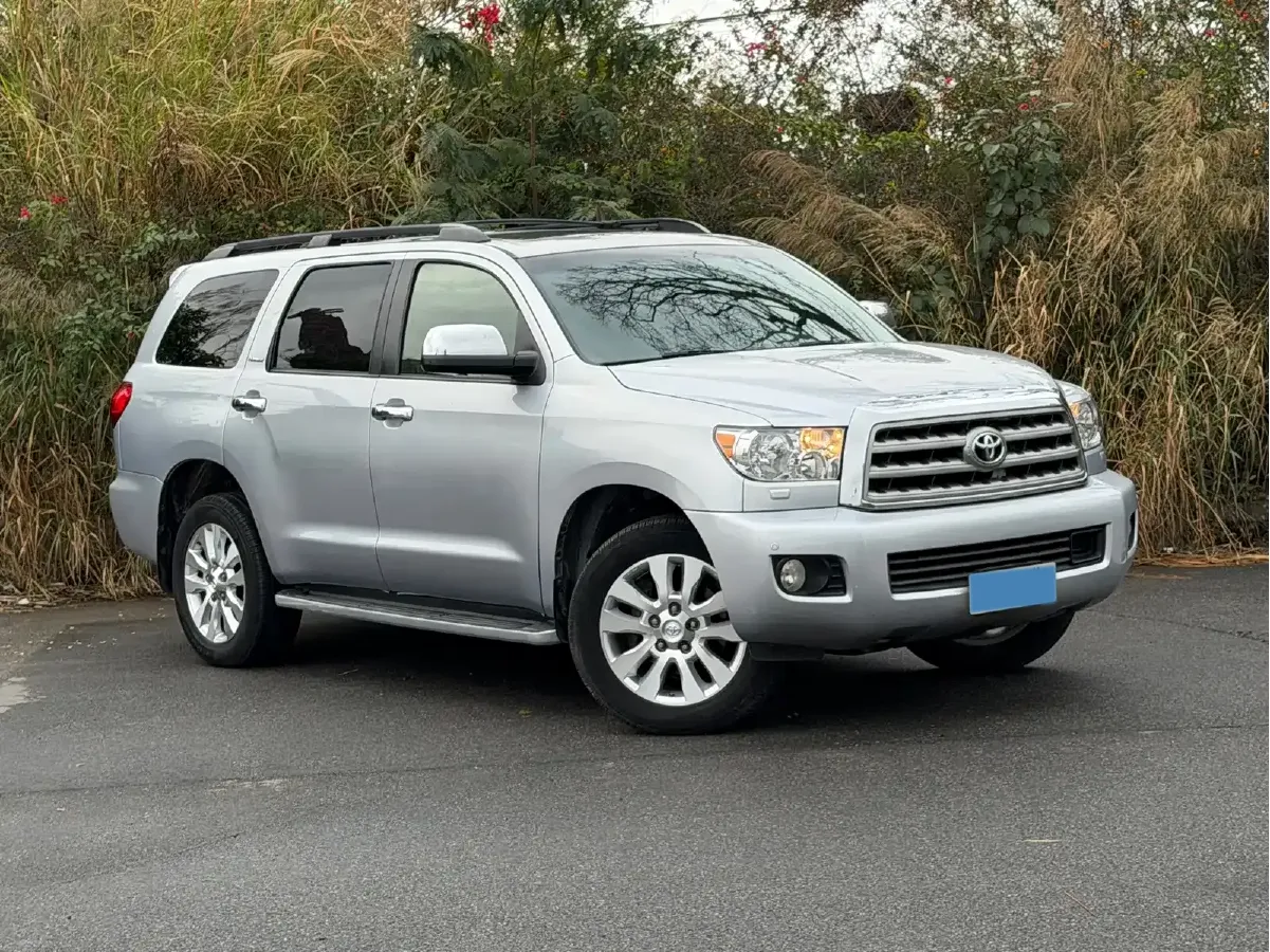 2010 Toyota Sequoia 5.7L 386HP V8 6AT,autocango,china used car exporter,china ev exporter,chinese used car exporter,chinese used ev exporter
