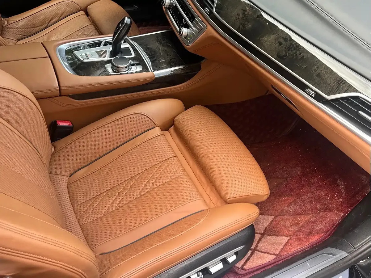 2016 BMW 7 Series 3.0T 326HP L6 8AT,autocango,china used car exporter,china ev exporter,chinese used car exporter,chinese used ev exporter