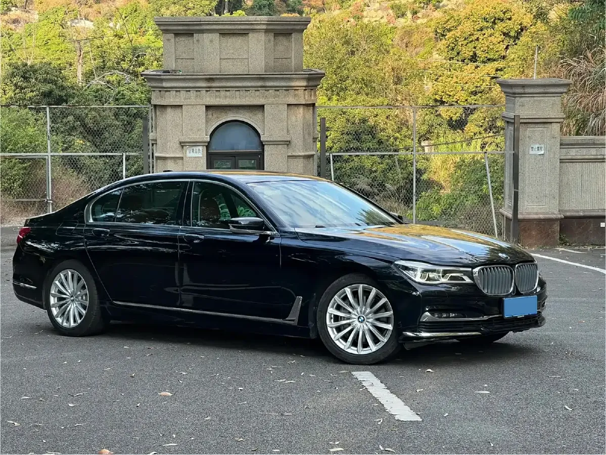 2016 BMW 7 Series 3.0T 326HP L6 8AT,autocango,china used car exporter,china ev exporter,chinese used car exporter,chinese used ev exporter