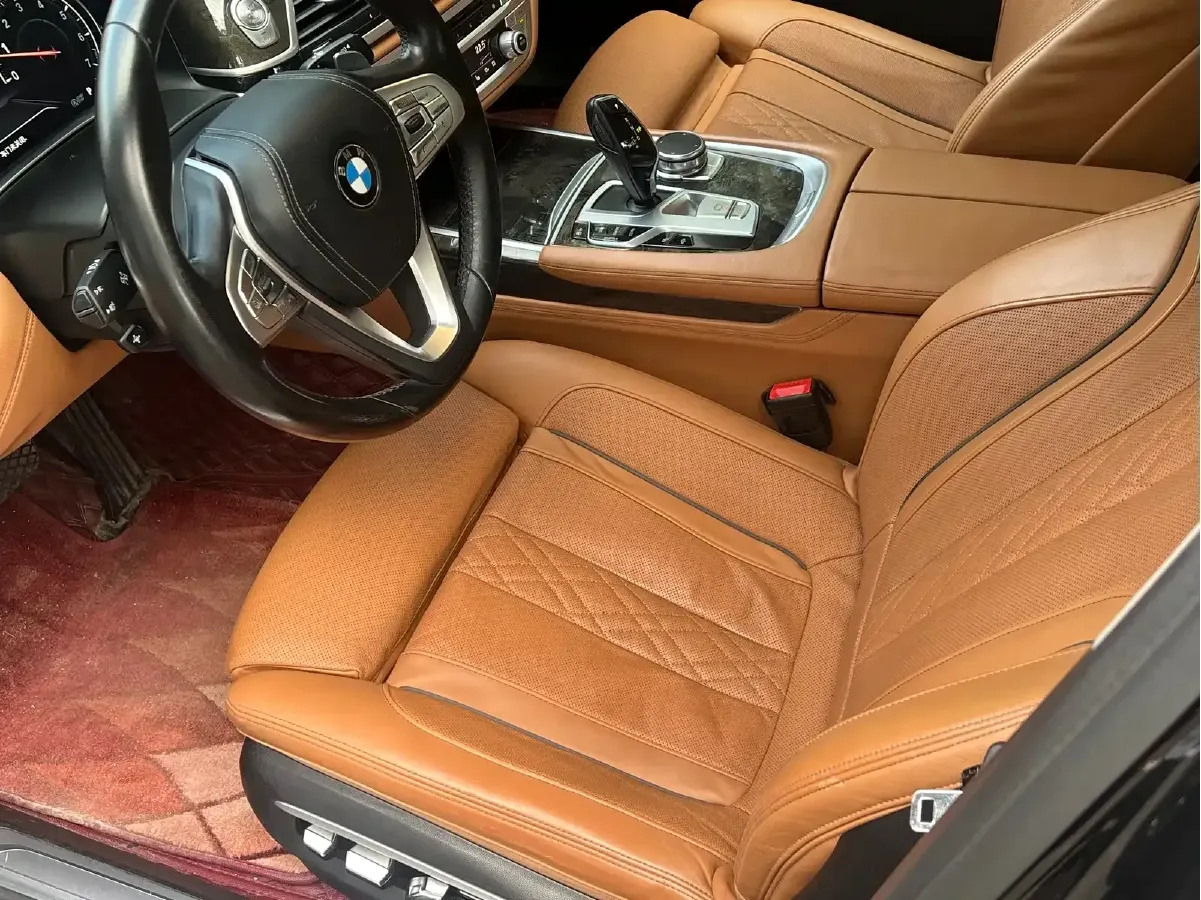 2016 BMW 7 Series 3.0T 326HP L6 8AT,autocango,china used car exporter,china ev exporter,chinese used car exporter,chinese used ev exporter