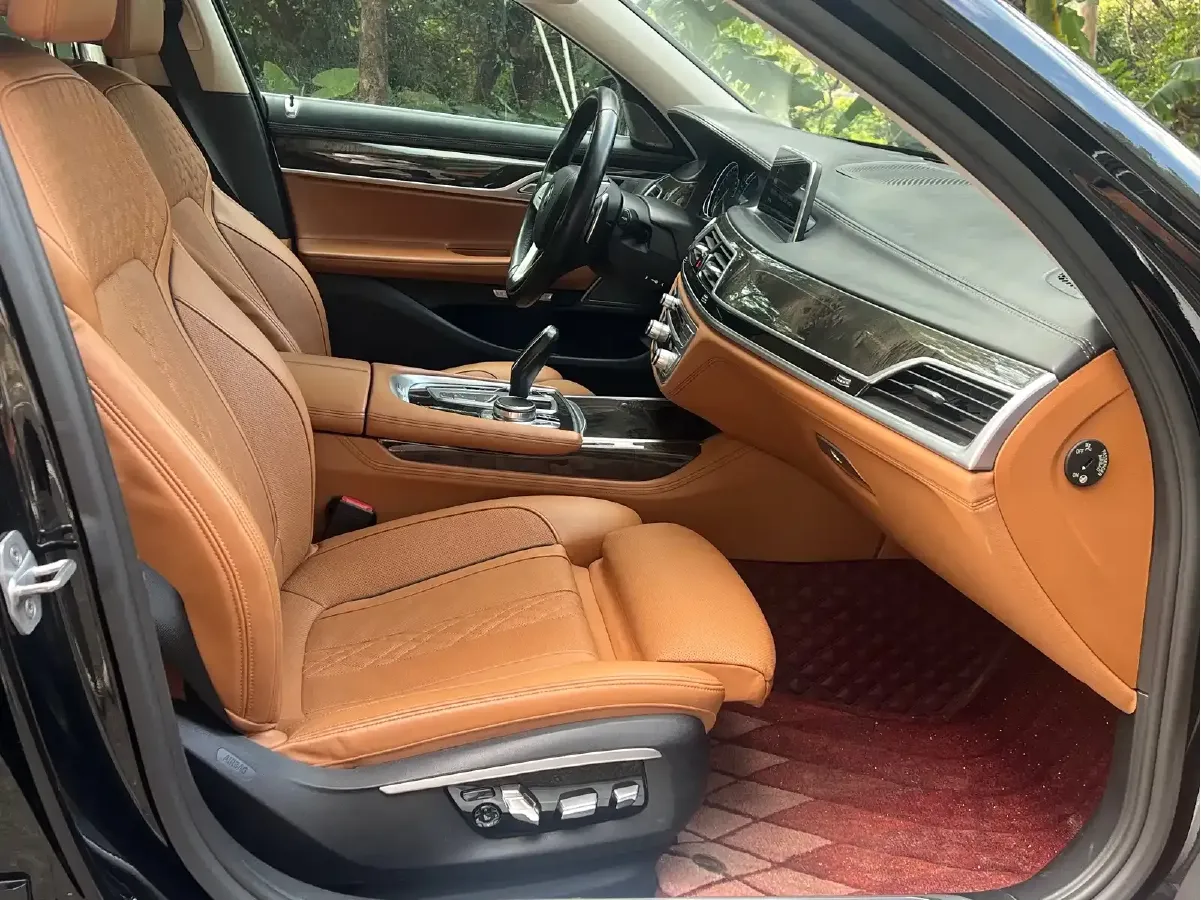 2016 BMW 7 Series 3.0T 326HP L6 8AT,autocango,china used car exporter,china ev exporter,chinese used car exporter,chinese used ev exporter