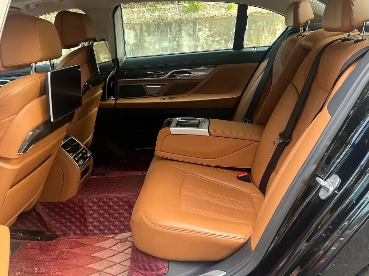 2016 BMW 7 Series 3.0T 326HP L6 8AT,autocango,china used car exporter,china ev exporter,chinese used car exporter,chinese used ev exporter