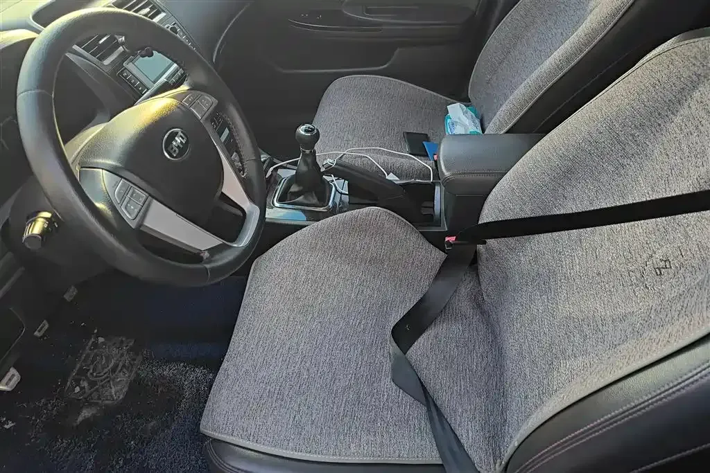 2013 BYD G6 2.0L 140HP L4 5MT,autocango,china used car exporter,china ev exporter,chinese used car exporter,chinese used ev exporter