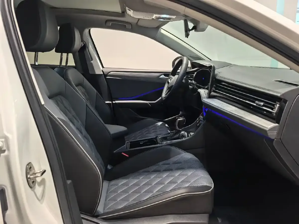 2023 Volkswagen Sagitar 1.5T 160HP L4 7DCT,autocango,china used car exporter,china ev exporter,chinese used car exporter,chinese used ev exporter