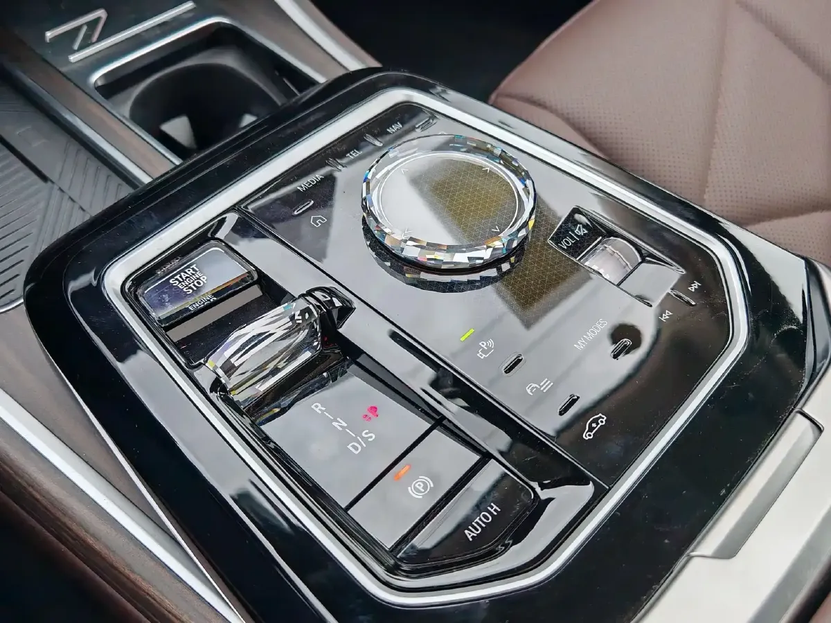 2023 BMW 7 Series 3.0T 272HP L6 8AT,autocango,china used car exporter,china ev exporter,chinese used car exporter,chinese used ev exporter